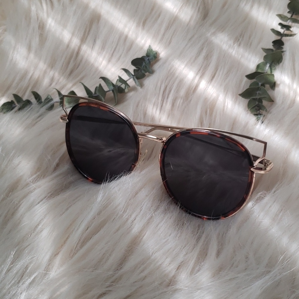 Circle lens cat eye gold & cheetah sunnies